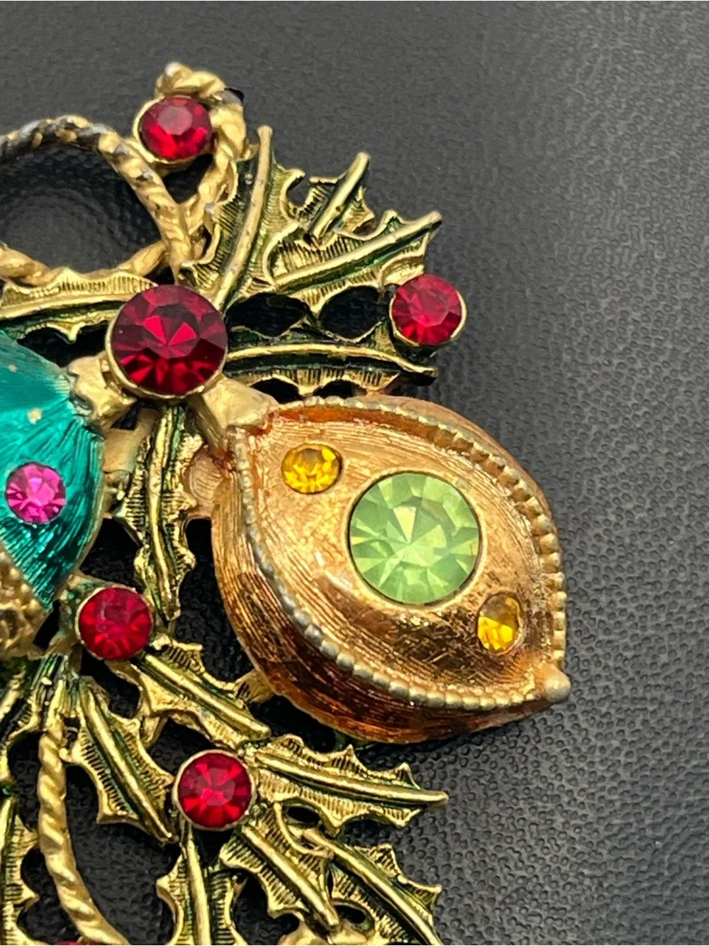 Christmas ornaments baubles gold tone multi colored rhinestones brooch pin